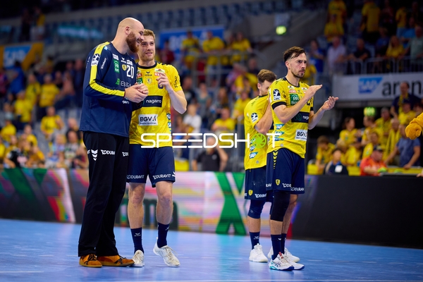 test Mike Jensen (20; Rhein Neckar Löwen) und Tim Nothdurft (8; Rhein Neckar Löwen) im Gespräch