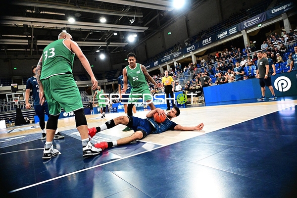 Zweikampf um den Ball