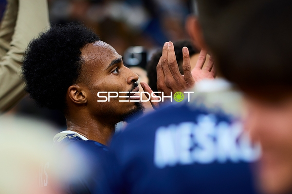 Michael Weathers (20; MLP Academics Heidelberg) zeigt Emotion Samuell Williamson (10, MLP Academics Heidelberg) Michael Weathers (20, MLP Academics Heidelberg)