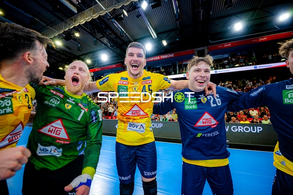 Feier Mikael Appelgren (1;Rhein Neckar Löwen), Halil Jaganjac (45;Rhein Neckar Löwen), Niklas Michalski (26;Rhein Neckar Löwen)