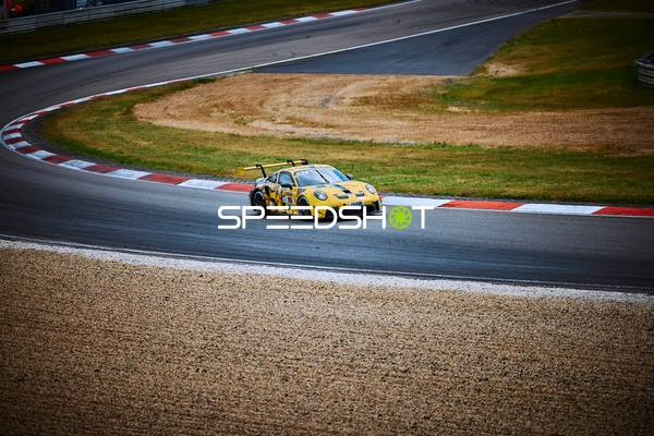 Fahrzeug Mühlner Motorsport (921): Arne Hoffmeister, David Jahn, Tim Scheerbarth in Kurve