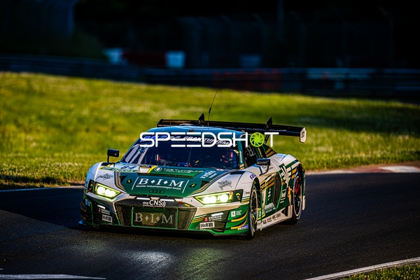 Rennfahrzeug auf der Rennstrecke