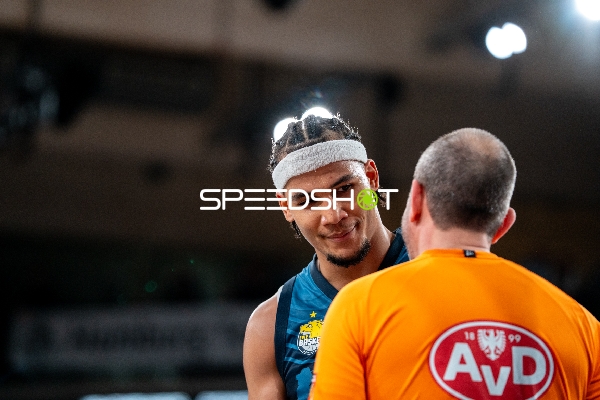 Szene mit Nicholas Tischler (11; EWE Baskets Oldenburg)