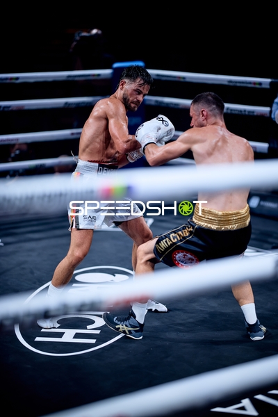 Boxer in Aktion Devrim Gökduman (101; VIP)