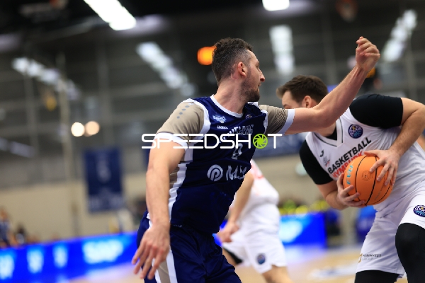 Paul Zipser (9; MLP Academics Heidelberg) in Aktion