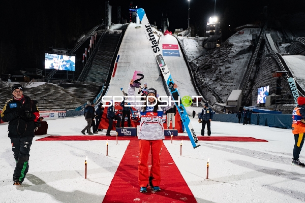 Two-Nights Tour Skispringen Damen Siegerin