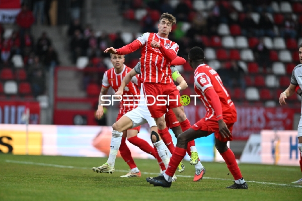 Zweikampf um den Ball