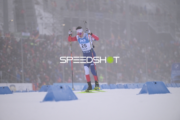 Sprint der Männer mit Mikulas KARLIK (25; Biathlon Männer)