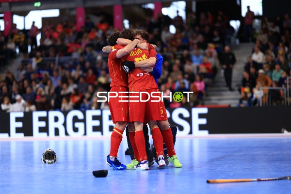 Feier von Pere AMAT (27; Spanien) und Cesar CURIEL (7; Spanien)