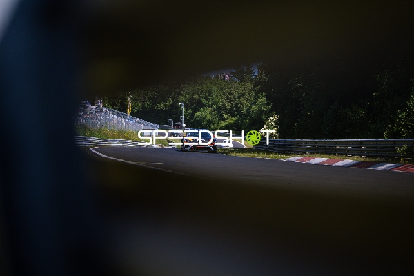 Rennfahrzeug auf der Rennstrecke