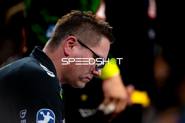 Offizielle Person in Halle