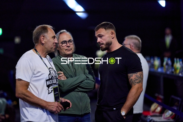 Ringside-Zone Face-Off Gespräch