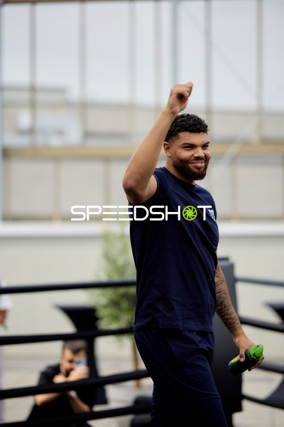 Siegespose von Emanuel Odiase (903; VIP)