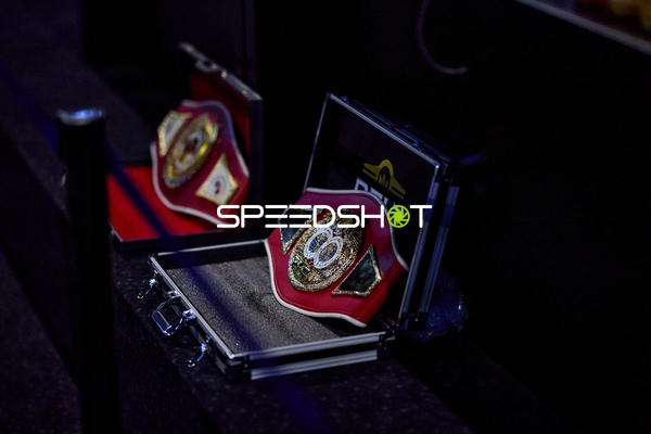 Ringside-Zone Face-Off