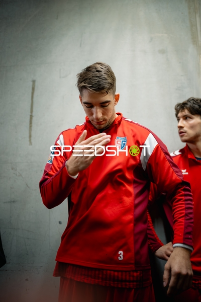 Nikola Vlahovic (3; SG BBM Bietigheim) und Fynn Nicolaus (14; SG BBM Bietigheim) beim Aufwärmen