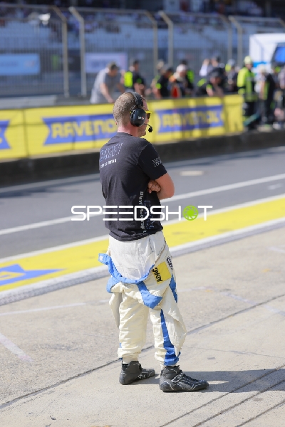 Mechaniker in der Boxengasse