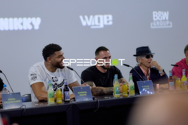 Ringside-Zone Face-Off