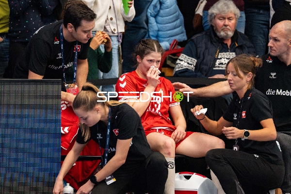 Era Baumann (13; Schweiz) wird betreut