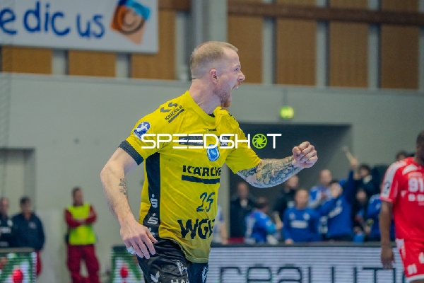 Patrick Zieker (25; TVB 1898 Stuttgart) jubelt