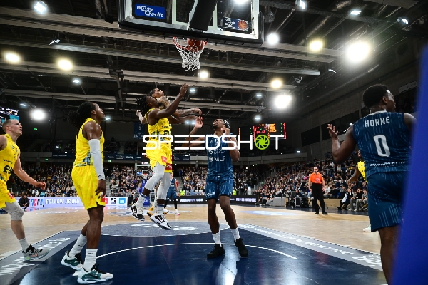 Spielaktion mit Mateo Seric (21; MLP Academics Heidelberg)