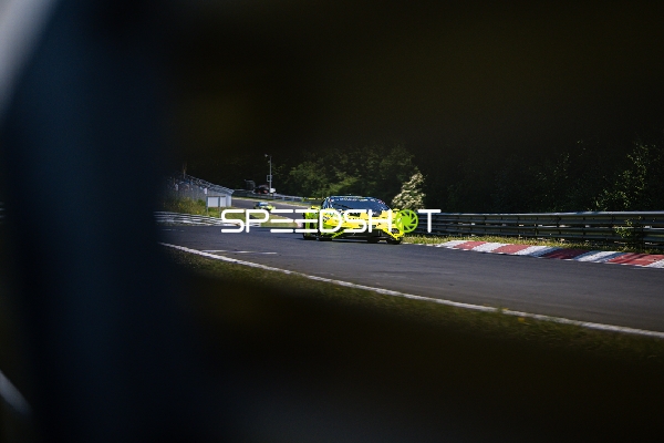 Rennfahrzeug auf der Nordschleife