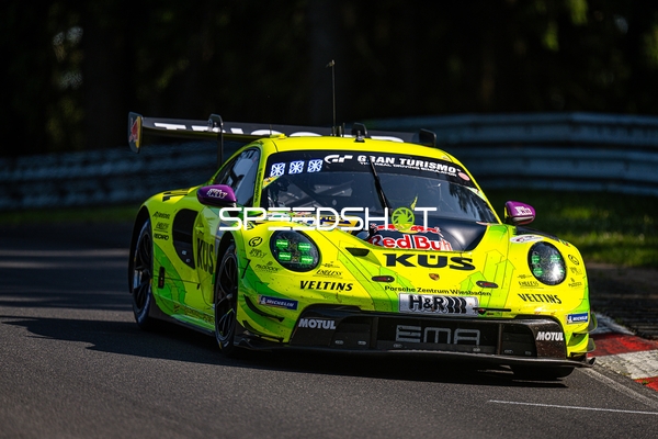 Porsche 911 GT3 R (992) auf der Rennstrecke