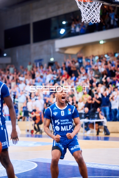 Jubel DJ Horne (0;MLP Academics Heidelberg)