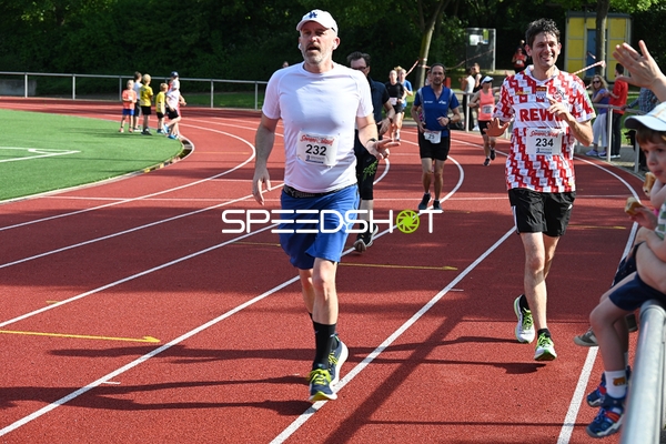 Läufer beim TVE Sommerlauf Edingen 2025