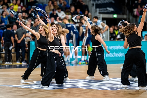 Cheerleader-Performance in der Halbzeitpause