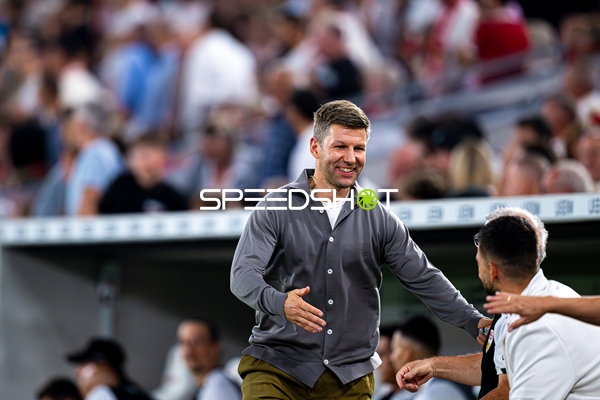 Trainer an der Seitenlinie