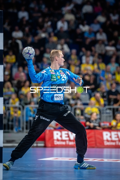 David Späth (29; Rhein Neckar Löwen) wirft den Ball