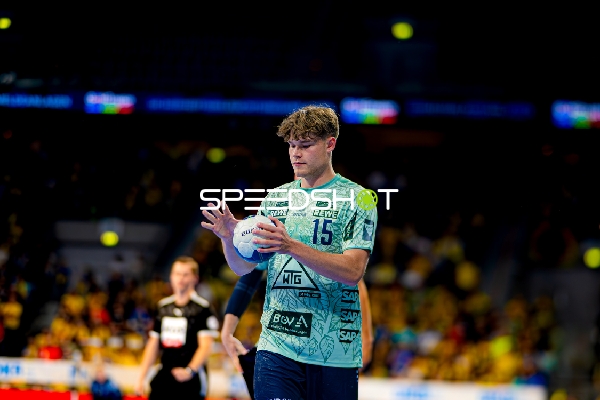 Wurf von David Móré (15; Rhein Neckar Löwen)