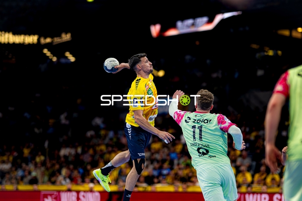 Spieler mit Ball in Aktion