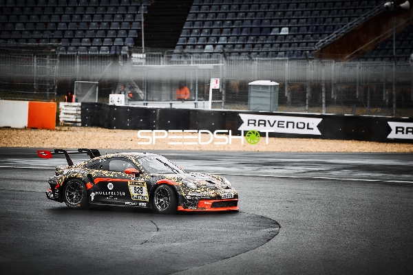 929; Mühlner Motorsport auf nasser Strecke