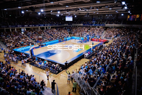 Basketball Spielszene Playoff Viertelfinale MLP Academics Heidelberg – NINERS Chemnitz. Ausverkaufter SNP Dome Heidelberg I 20.05.2025