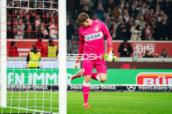 Torwart Alexander Nübel (33; VfB Stuttgart) in Aktion