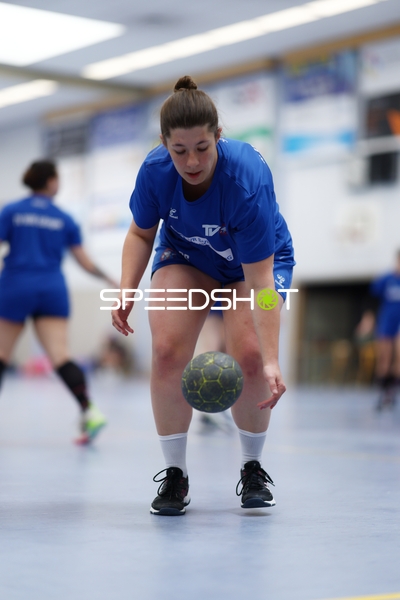 Dribbling in der Sporthalle