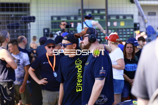 Fans beim 24h Rennen 2025 Nürburgring