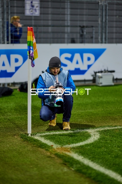 Fotograf an der Eckfahne