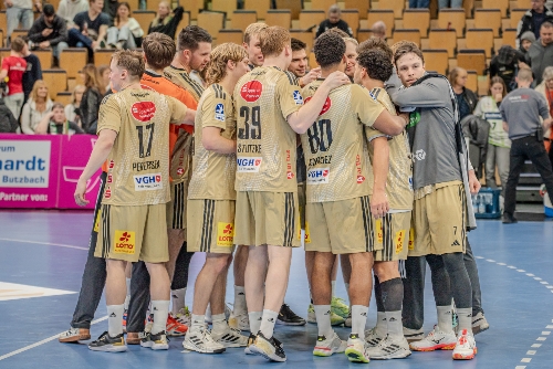 Szene mit Hannes Feise (56; TSV Hannover Burgdorf), Renars Uscins (10; TSV Hannover Burgdorf) und Leif Tissier (7; TSV Hannover Burgdorf)