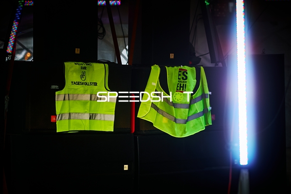 Sicherheitswesten bei Motorsport-Event