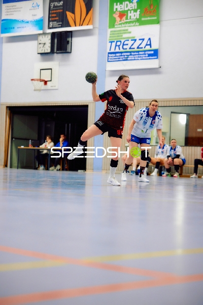 Spielerin der SG Heidelsheim/Helmsheim beim Wurf