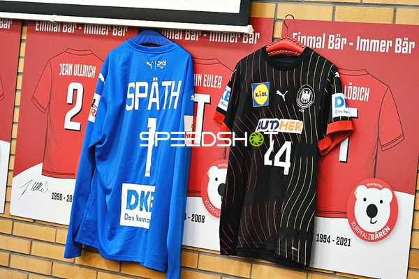 Trikots von Kurpfalz Bären und Mainz 05