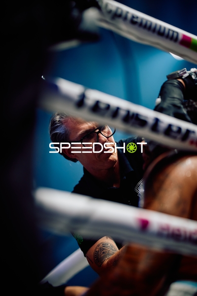 Trainer in Ringside Zone