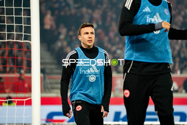 Spieler in Trainingsweste