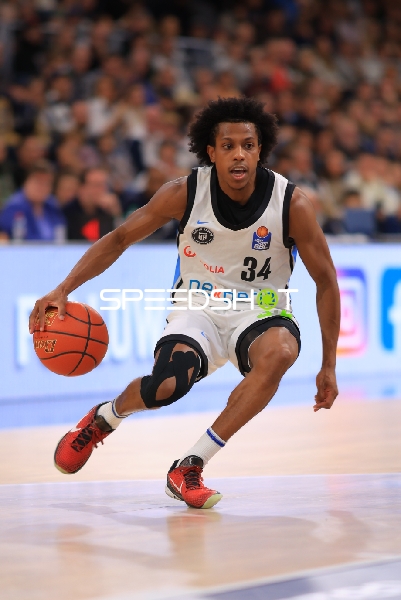 Ross Williams (34; Veolia Towers Hamburg) in Aktion