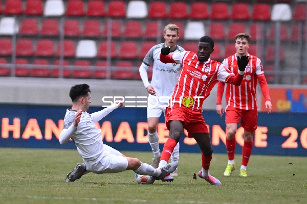 Zweikampf um den Ball