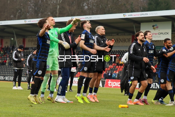 Spieler von MSV Duisburg feiern