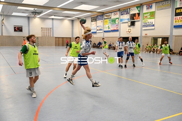 Dynamischer Wurf im Handballspiel
