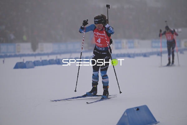 Johanna TALIHAERM Johanna TALIHAERM (4; Biathlon Frauen) in Aktion